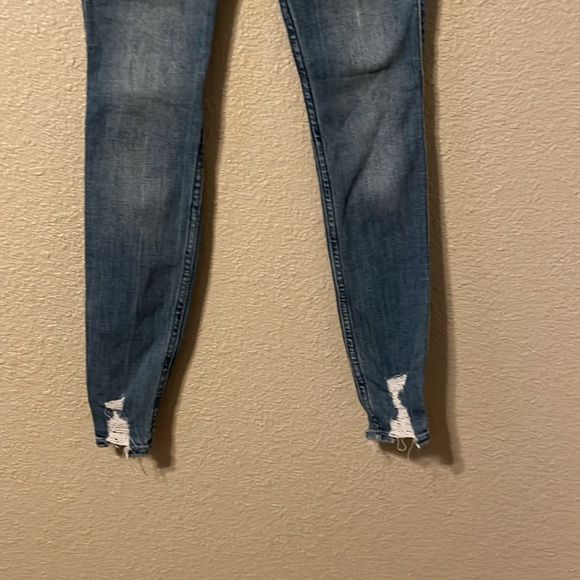 Hollister ultra high-rise super skinny Hollister soft stretch women’s jeans - Picture 3 of 7